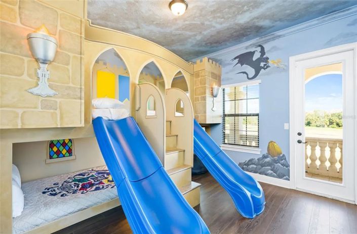 Image No.27-5 Bed Property for sale