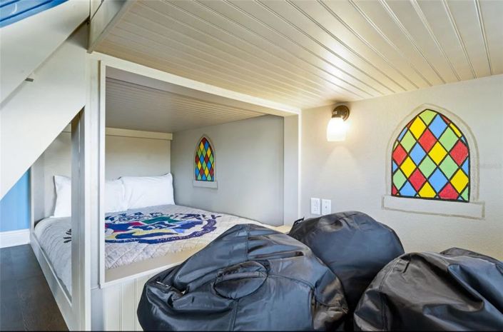 Image No.31-5 Bed Property for sale