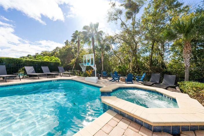 Image No.42-5 Bed Property for sale