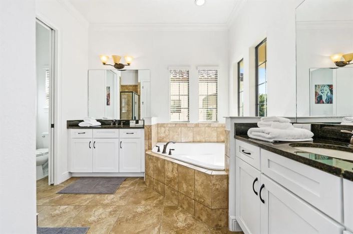 Image No.64-5 Bed Property for sale