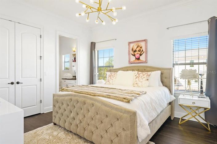 Image No.66-5 Bed Property for sale