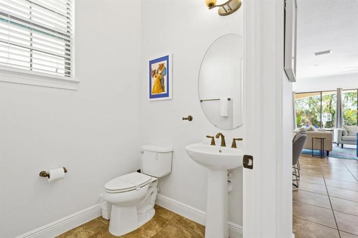 Image No.69-5 Bed Property for sale