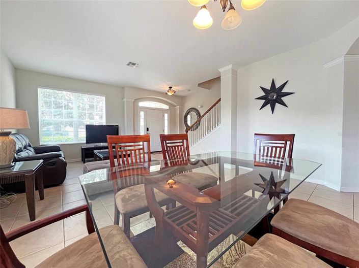 Image No.10-6 Bed Property for sale