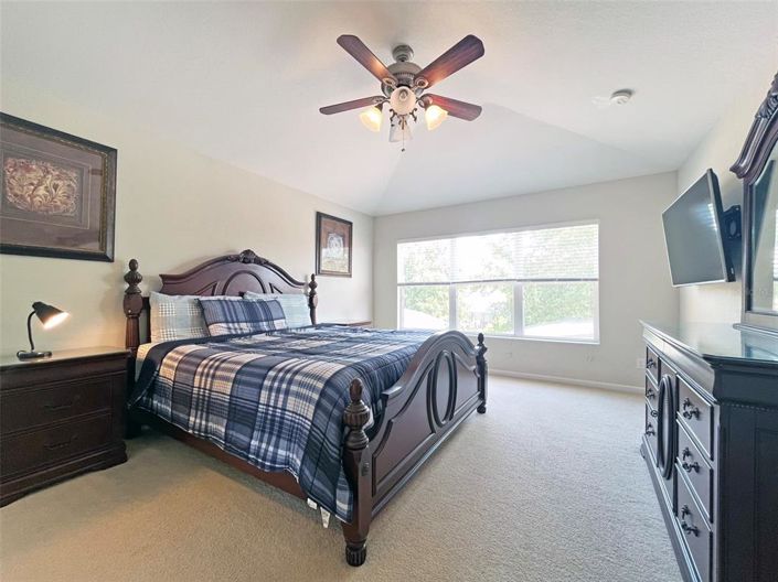 Image No.12-6 Bed Property for sale