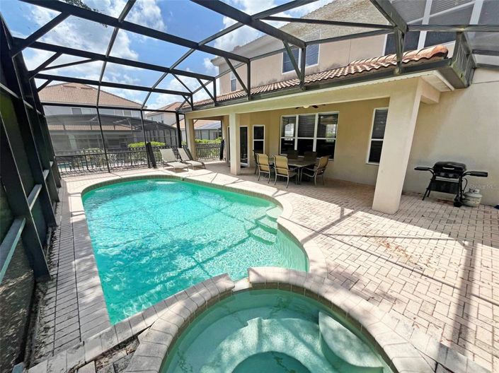 Image No.2-6 Bed Property for sale