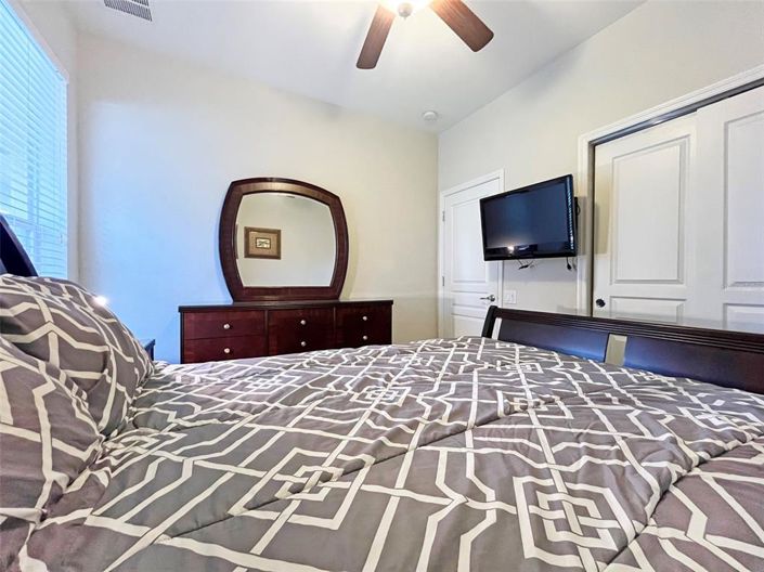 Image No.27-6 Bed Property for sale