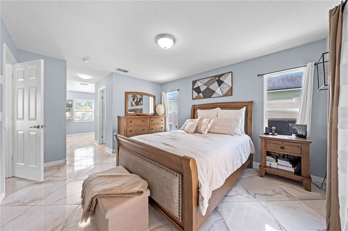 Image No.13-4 Bed Property for sale