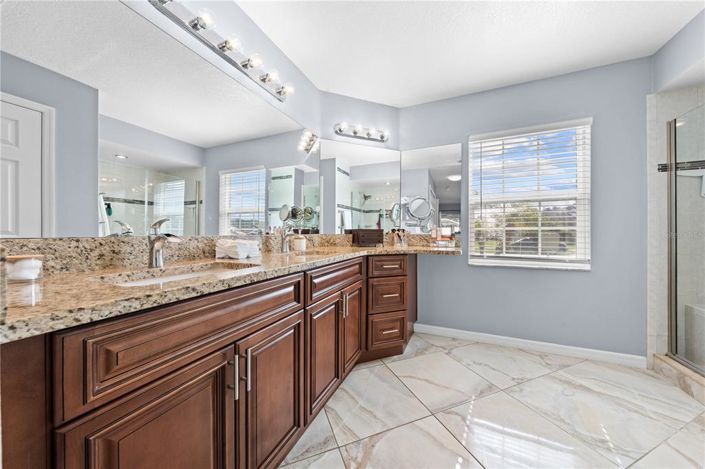 Image No.16-4 Bed Property for sale