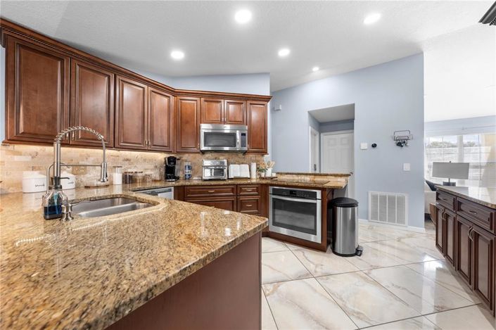 Image No.33-4 Bed Property for sale