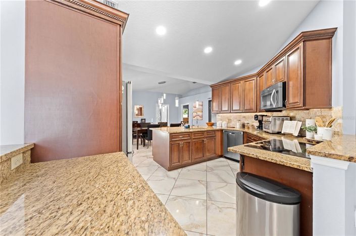 Image No.38-4 Bed Property for sale