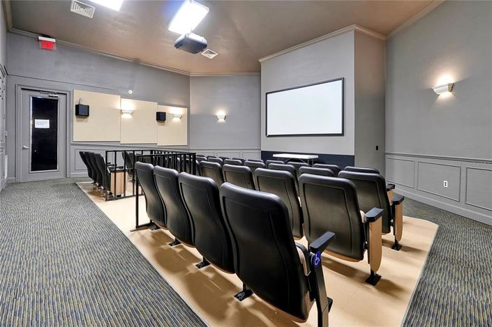 Image No.12-5 Bed Property for sale