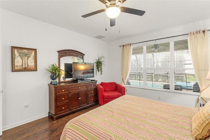 Image No.40-5 Bed Property for sale