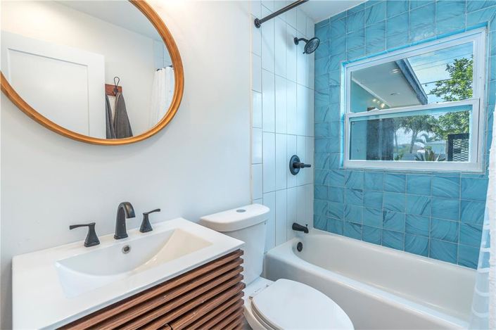 Image No.15-3 Bed Property for sale