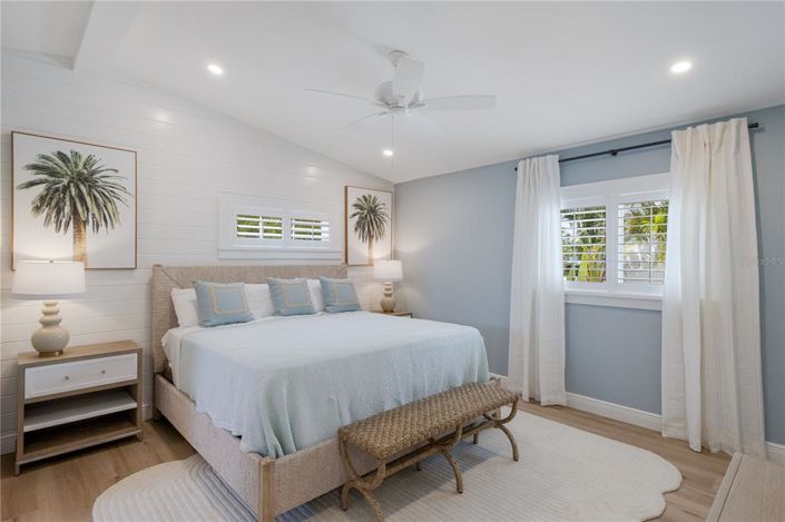 Image No.12-3 Bed Property for sale