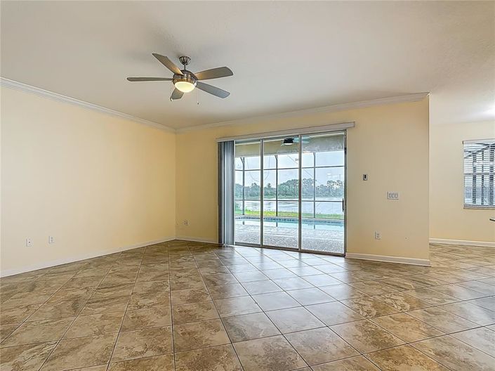 Image No.10-6 Bed Property for sale