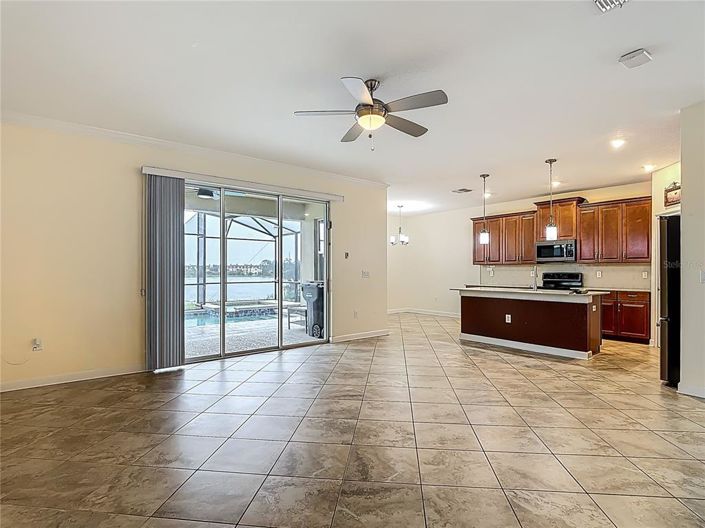 Image No.11-6 Bed Property for sale