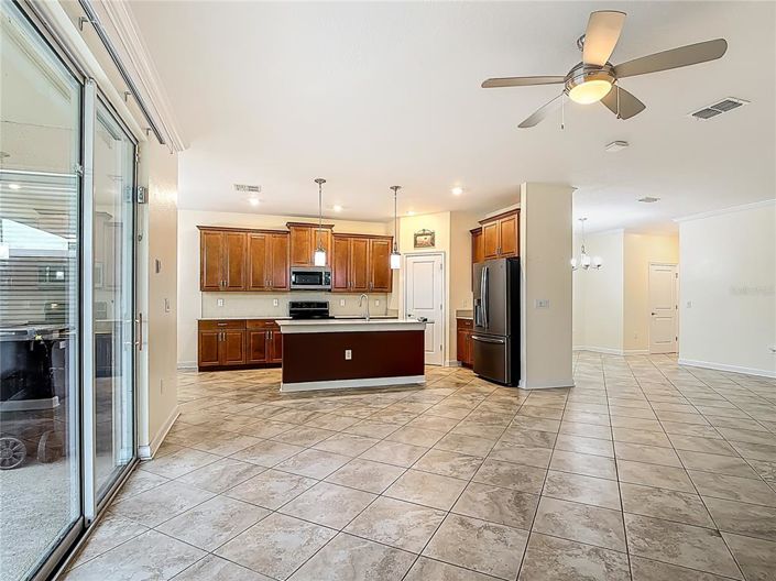 Image No.12-6 Bed Property for sale