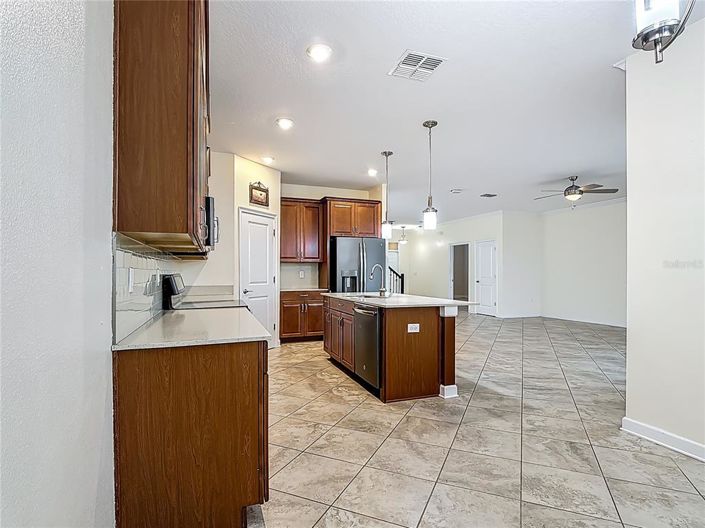 Image No.19-6 Bed Property for sale