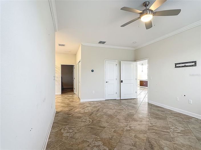 Image No.24-6 Bed Property for sale