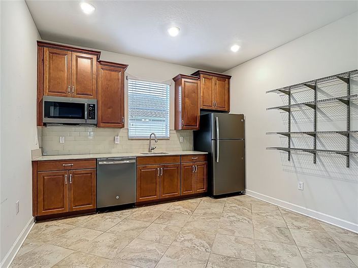 Image No.30-6 Bed Property for sale