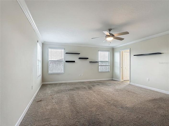 Image No.40-6 Bed Property for sale