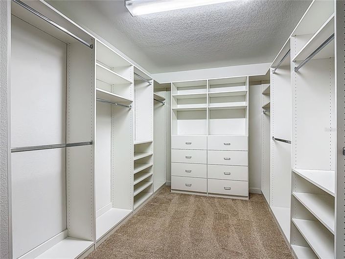 Image No.42-6 Bed Property for sale