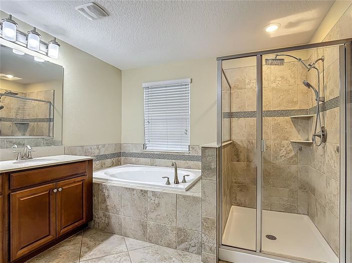 Image No.45-6 Bed Property for sale