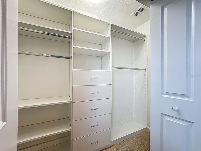 Image No.52-6 Bed Property for sale