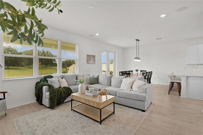 Image No.10-3 Bed Property for sale