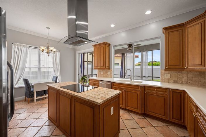 Image No.11-5 Bed Property for sale