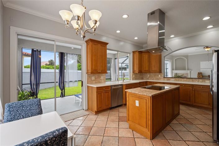 Image No.12-5 Bed Property for sale