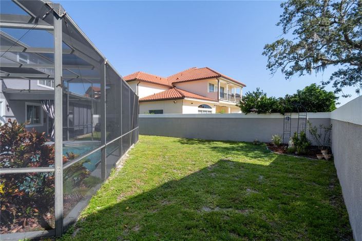 Image No.40-5 Bed Property for sale