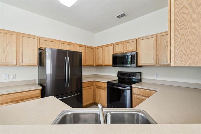 Image No.10-5 Bed Property for sale