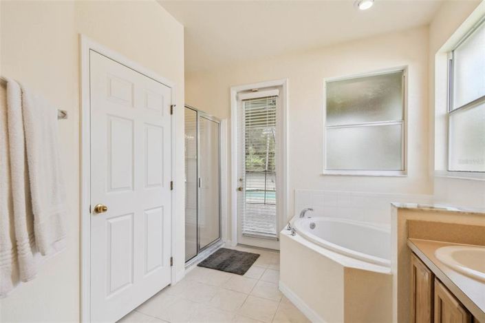 Image No.15-5 Bed Property for sale