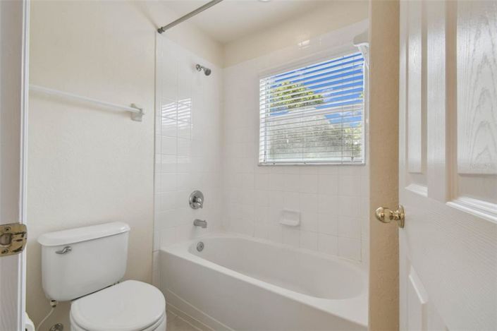 Image No.24-5 Bed Property for sale