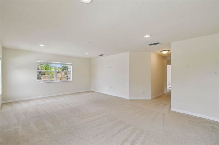 Image No.28-5 Bed Property for sale