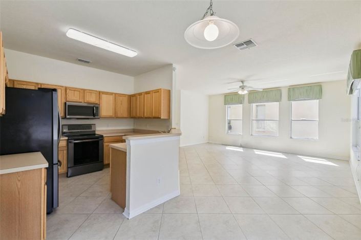 Image No.8-5 Bed Property for sale