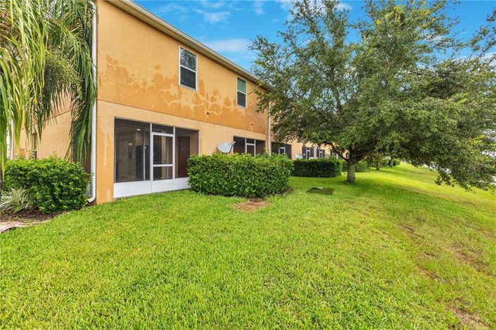 Image No.20-2 Bed Townhouse for sale