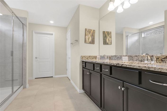 Image No.19-5 Bed Property for sale