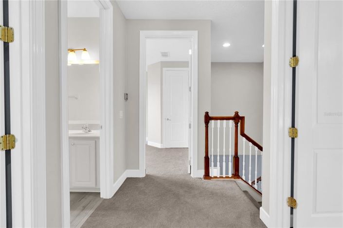 Image No.28-5 Bed Property for sale