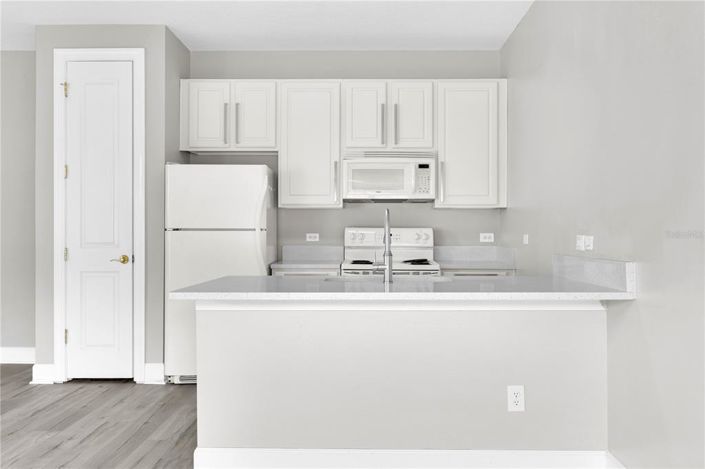 Image No.44-5 Bed Property for sale