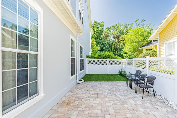 Image No.60-5 Bed Property for sale