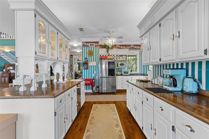 Image No.18-5 Bed Property for sale