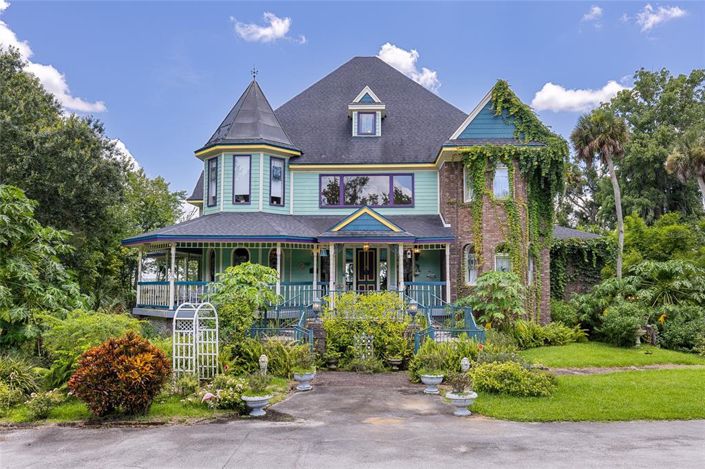 Image No.2-5 Bed Property for sale