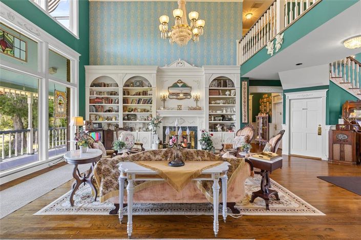 Image No.24-5 Bed Property for sale