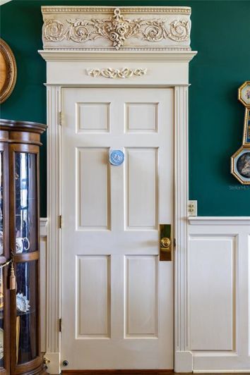 Image No.61-5 Bed Property for sale