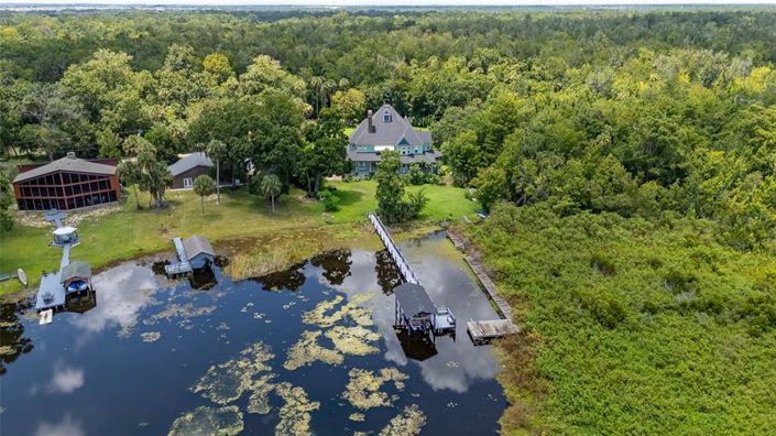 Image No.87-5 Bed Property for sale