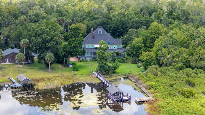 Image No.89-5 Bed Property for sale