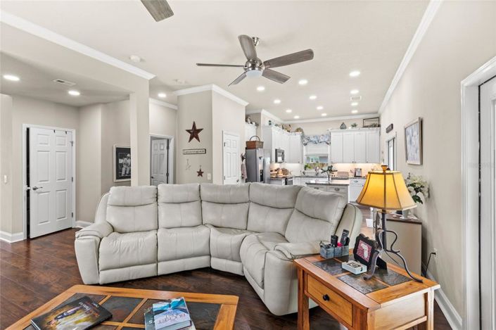 Image No.11-4 Bed Property for sale