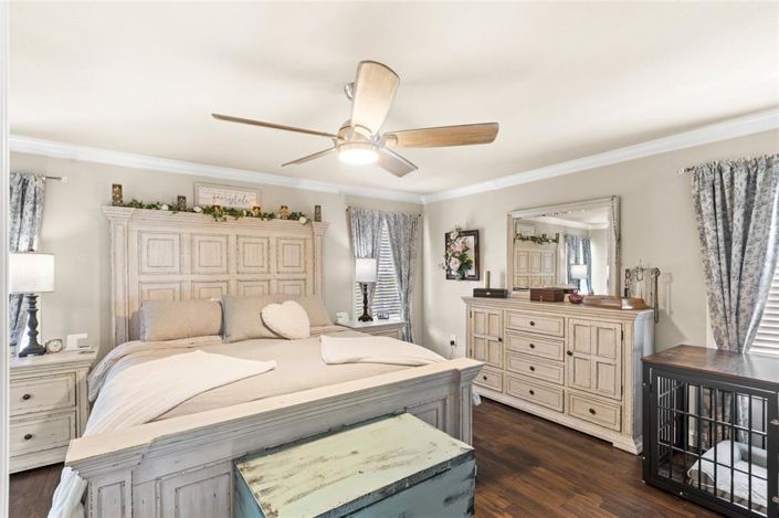 Image No.19-4 Bed Property for sale